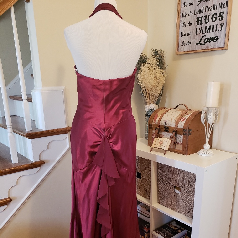 Gown - Picture 3 of 4